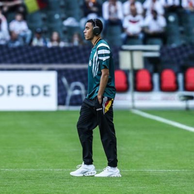 Etudiant / Bayern eines tages, Bayern immer❤🤍 JAMES RODRIGUEZ, MUSIALA ET JUDE 🪄
