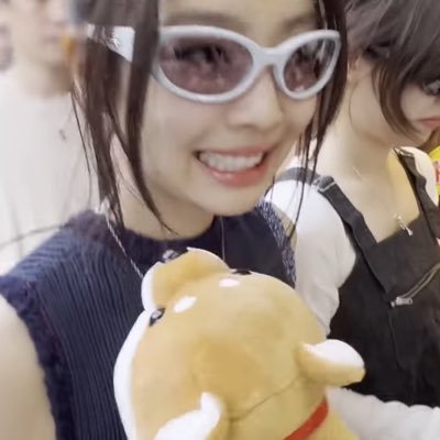 dyloen's profile picture. If you’re going to be sad, you might as well be sad in Paris