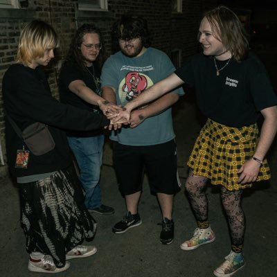 queer ass emo :3 tweets by christian (he/they) @reallyradrecs