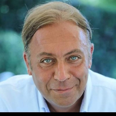 Fabio Venditti è un trader e scrittore con oltre 350 libri scritti tra Audiobook, Videobook ed Ebook e centinaia di articoli su giornali e riviste in Italia e..