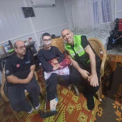 Emrebgdd's profile picture. Duchenne Müsküler Distrofi Hastası MÜCADELECİ VE SAVAŞÇI 👊⚔️
FENERBAHÇE 💛💙 HATAYSPOR ❤️🤍
“Devlet ebet müddet; rotamız Atatürk, gücümüz millettir 🐺🇹🇷