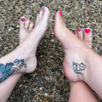 feetsiefunwJK's profile picture. Just a couple gals with some pretty feet (So we hear ;-) ) 2 friends who are ready to share our feetsies with the world!