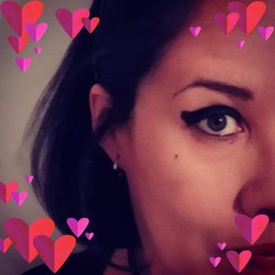 profekr's profile picture. Brujita de la Luna y del Universo, prof francés, te cuento que hacemos en @cdleucab