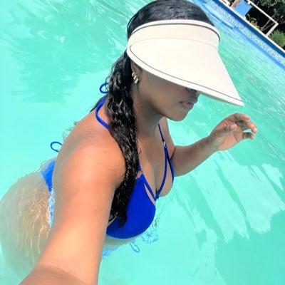 lisslopz_'s profile picture. GOD❤️ ¿Rendirse? Jamás✌️| XV-Vlll ☁️∞ ARQ👷🏽‍♀️   𝘈𝘭𝘭 𝘸𝘦 𝘯𝘦𝘦𝘥 𝘪𝘴 𝘭𝘰𝘷𝘦🍃