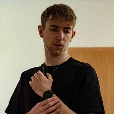 Fotbalový fanoušek a student multimédií
|
Grafik, Fotograf, Digitální tvůrce
|
Součást týmu @90minutcz
|
#ACS - #LUFC - #FCB