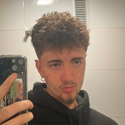 No gods No kings only man I xafarem més fort quan trepitjem l'escòria⚒️🕸️