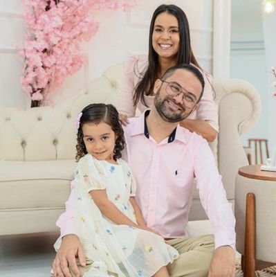 Filho do Sr. Joel e da Dona Salu. Esposo da Daniela e pai da Aurora. D&E Assessoria 💻
