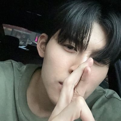 NiaDwi96_'s profile picture. 