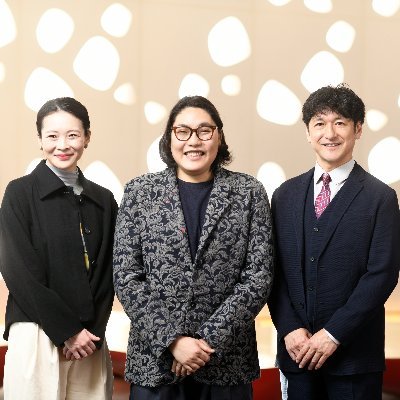 まつもと市民芸術館 芸術監督団の公式アカウントです。日々の活動をお届けします。
なお、本アカウントからのリプライ及び、ダイレクトメッセージでの返信はいたしかねますので、お問合せはまつもと市民芸術館公式ホームページよりお願いいたします。