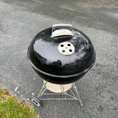 Cookin this OnChain Summer. I’m a Weber! I’m steel, I’m strong, I heat up with the fire of charcoal inside my belly! https://t.co/gAPvhurKXd