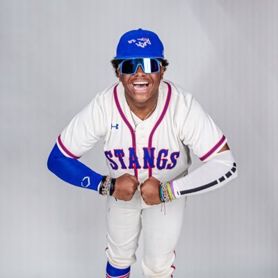 6’| 250 lbs | age 16| 26’| 3rd ,1st , SP | uncommitted | Midland Christian High School | @amoni1217@icloud.com| 432-312-8097