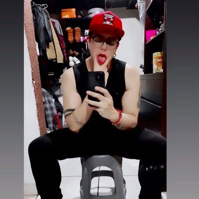 Todo lo que ocupas en CDMX, caliente, extrovertido, divertido, buen besador. Siempre huelo rico ♥️ y todo lo hago rico ♥️