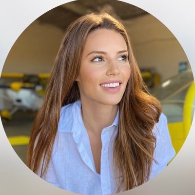 Airline pilot✈️ @azulinhasaereas ▫️From RS 🇧🇷▫️Traveler📷▫️Adventurer🏄🏼‍♀️/