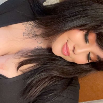 d3laineyy's profile picture. 🌙🐿️🫧🌱🍒