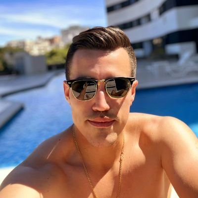 Asantana91's profile picture. Marketing, management, photography, tennis, travels, and anything else in my way...

Walker / Wanderlust 
🎱🎈🌎