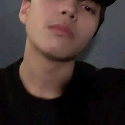 badideayves's profile picture. 🧋