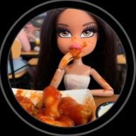 petitehotwings's profile picture. 