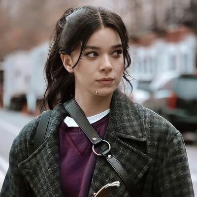 CrickettHolic's profile picture. A Boy Who Loves Cricket, @HaileeSteinfeld ❥ and  Shri Krishna ✨🤍 ♡