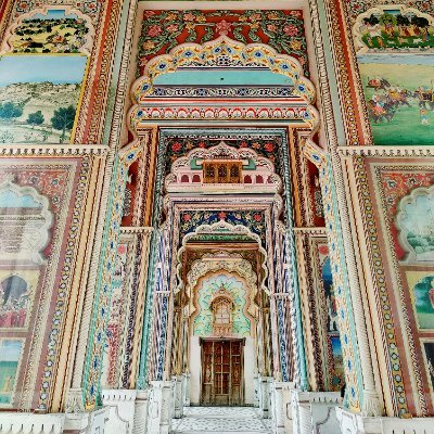 हजारों वर्षों पुरानी भारतीय इतिहास,संस्कृति,कला जो की दुनिया में सबसे बेहतर है। इसको दुनिया के सामने रखने का प्रयास।
🛕
5 बार mains attempt in GPSC।6th,7th run