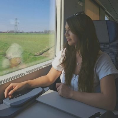 Erika_Arpi's profile picture. ⚕️ 🎶 📚🎥⛰️🏃🏽‍♀️🌊⚽️🏁🎾.         https://t.co/mswRq0QP7J