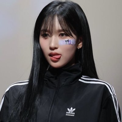 minanalvr's profile picture. wheein | ariana | twice | 🇲🇽 | 23