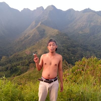 Maskinclong2's profile picture. hitam manis