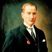 Ataman89549679's profile picture. Aklı öldürürsen ahlak da ölür.
Akıl ve ahlak öldüğünde millet bölünür.
Kadı’yı satın aldığın gün adalet ölür.
Adaleti öldürdüğün gün Devlet de ölür.