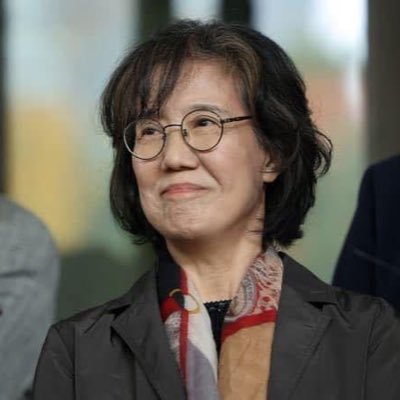 「和解のために-教科書/慰安婦/靖国/独島」「帝国の慰安婦ー植民地支配と記憶の闘い」「引揚げ文学論序説-新たなポストコロニアルへ」「歴史に向き合う」などを書きました。