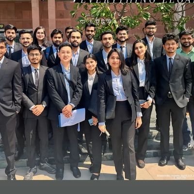 Student at Campus Law Center⚖️ (Delhi University), Political Science Graduate.
Love All Species!!