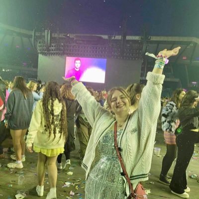 28, Swiftie since 2008, 🫶🏻TN retweeted😭 24/07/20✨🌿💕