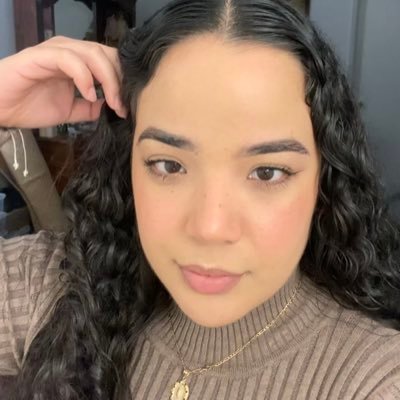 _noeliatabarez's profile picture. yes i have a big forehead