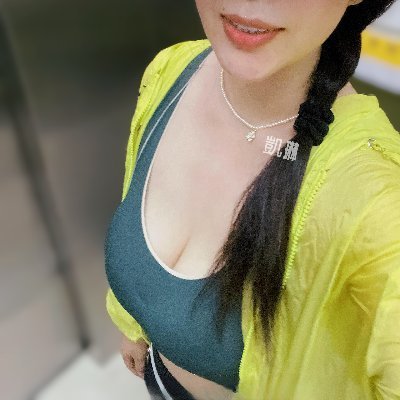 hi 琳姨唷 熱愛生活 愛藝術 喜歡畫畫 歡迎有禮禮的弟弟來~約會看人~付費約會https://t.co/4E8mRcYnr8
