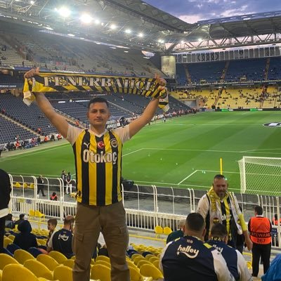 azizfenerim18's profile picture. @Fenerbahçe 💛💙