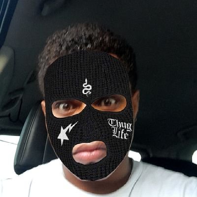 hismojeesty's profile picture. Just here to read tweets😂