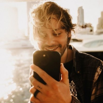 saigonmichael's profile picture. just a fan who adores @Michael5SOS 🫶🩷 stream boy by Luke Hemmings and the Thorns by Ashton Irwin 🫶