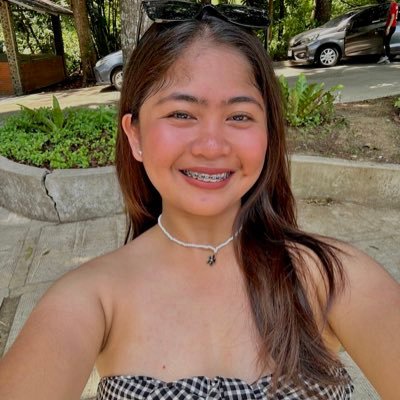 Rhowan_Claire's profile picture. 