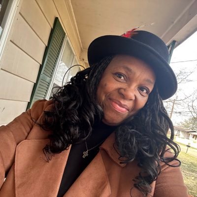 RobinAArnold's profile picture. Christian, Wife, Mother, Grandmother, Daughter, Sister, friend, teacher, CEO, Motivational Speaker: Robin transforms the lives of her students and audiences.