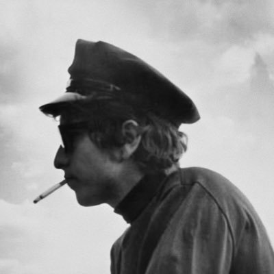 thyrhyme's profile picture. 