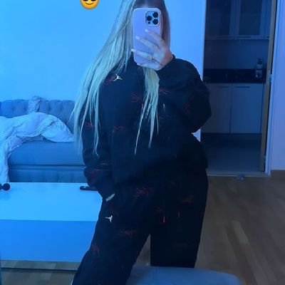holis mis amores soy nueva👅💕
Escorpianaa🦂