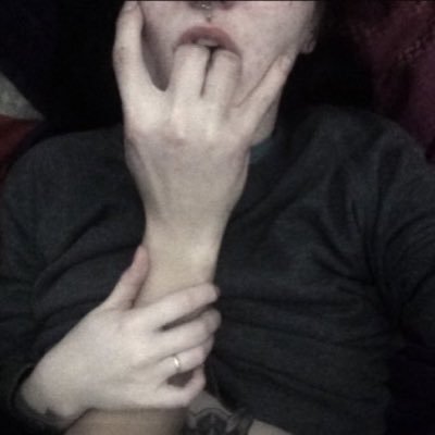 euthen1zed's profile picture. 19 & taken