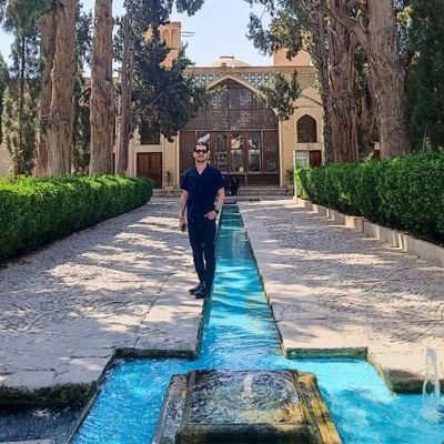 آن کو به دل دردی ندارد آدمی نیست
بیزارم از بازار این بیهیچ دردان...!
《ESTJ》