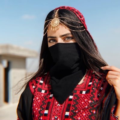 Dokhtar_Baluch's profile picture. مرا تبار خوني گل ها به زيستن متعهد كرده است!