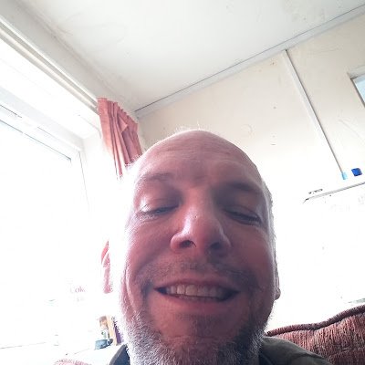 DarrenCrou87684's profile picture. 