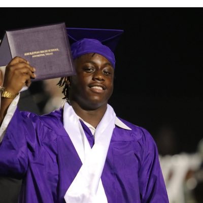 Qonis14's profile picture. @bcgators @angletonhs Graduate 👨‍🎓🧑‍🎓| @qonis__w on instagram 📲 | Entrepreneur & full time worker. 📊