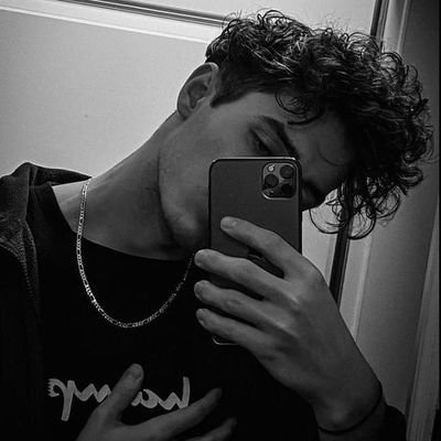 amir1328412's profile picture. 
