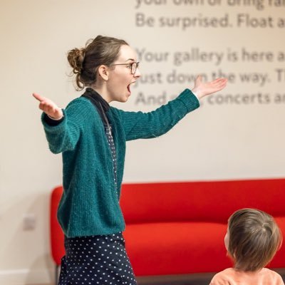 Singer of all things FUN. Conductor. Educator. She/her