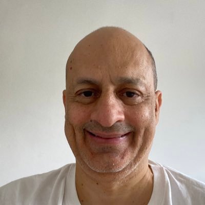 imtiaz_vally's profile picture. Financial blogger