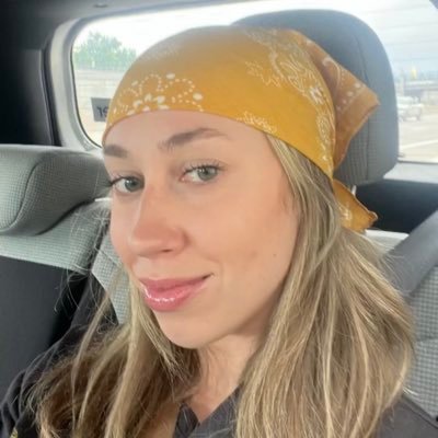 @RockyVistaU alum | PGY1 @ Trinity Health Livonia EM | find me on the cusp of #MedTwitter and #EDMTwitter | future ED slayer | she/her | tweets are my own