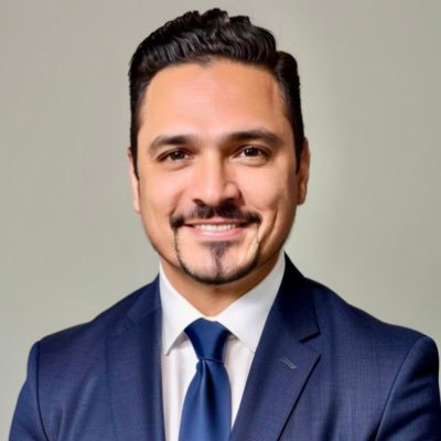 Esposo de Beatriz, papá de Matías. BA in International Relations, Master in Social-Economics. Azul de corazón. Opinions on this account are my own.