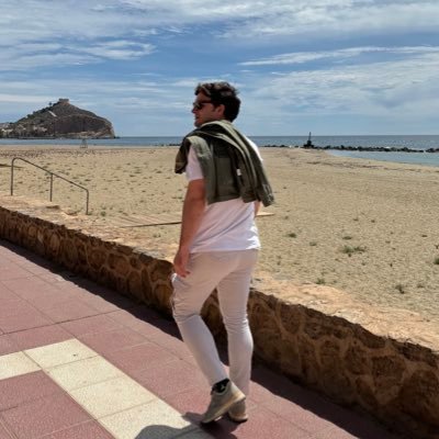 Albertosuarez_9's profile picture. Lorquino, Madridista y AZUL.